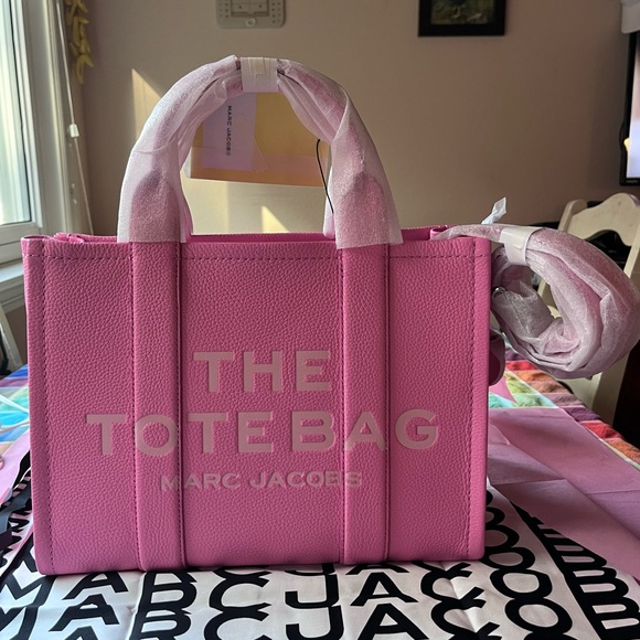 🌸 MARC JACOBS THE LEATHER MEDIUM TOTE BAG 🌸 NWT 🌸 - Picture 4 of 16